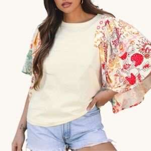 5002. Floral Sleeve Cream Top
